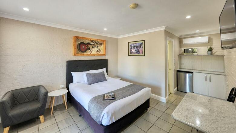 Country Leisure Motor Inn