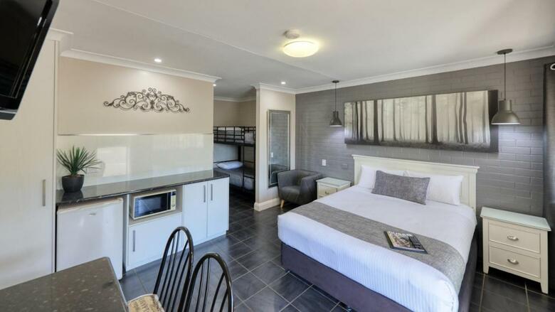 Country Leisure Motor Inn