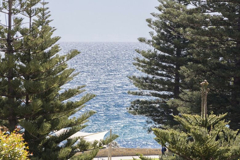 Cottesloe Marine Apartment