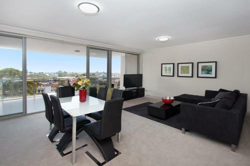 W19s 2br Bondi Junction - Uptown Apartments