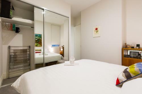 Alia - Beyond A Room Private Apartments