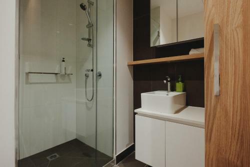 Mono Apartments On La Trobe Street