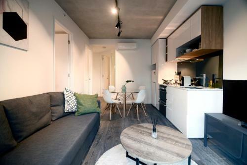 Mono Apartments On La Trobe Street