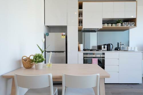 Mono Apartments On La Trobe Street