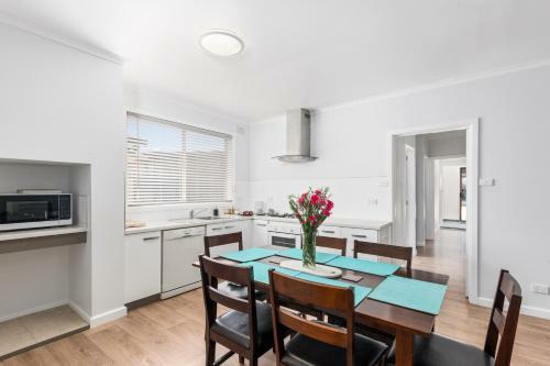 Wattle Grove Apartment