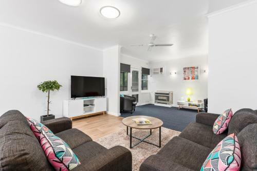 Wattle Grove Apartment