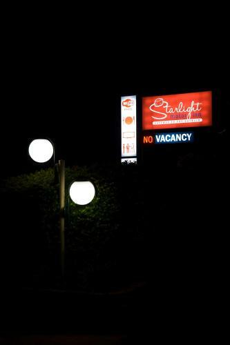 Hotel Starlight Motor Inn