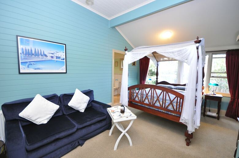 Bed & Breakfast Lurline House