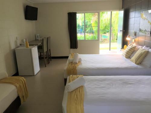 Hotel Cardwell At The Beach