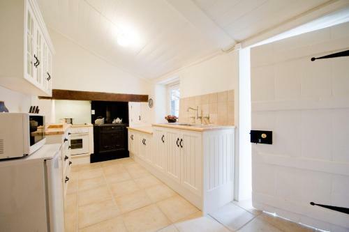 Hostal Yelki By The Sea B&B