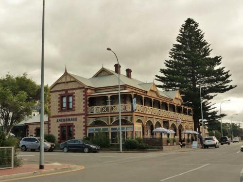 Hostal Yelki By The Sea B&B