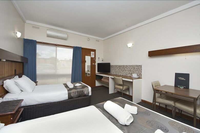 Hi Way Eight Motor Inn