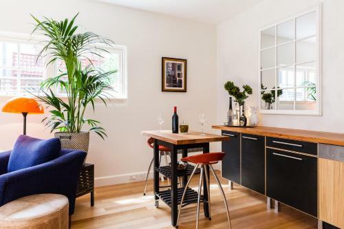Vera - Beyond A Room Private Apartments