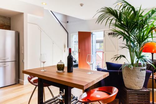 Vera - Beyond A Room Private Apartments