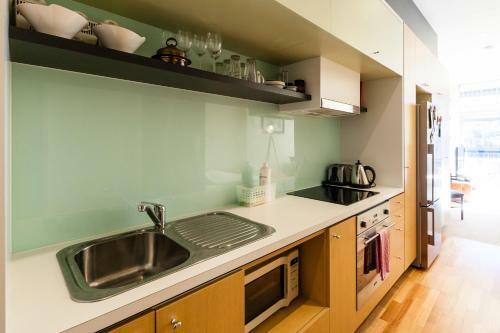 Tennyson - Beyond A Room Private Apartments