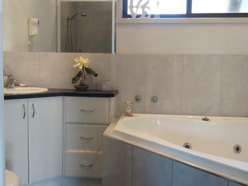 Aparthotel Phillip Island Surf And Circuit Accommodation