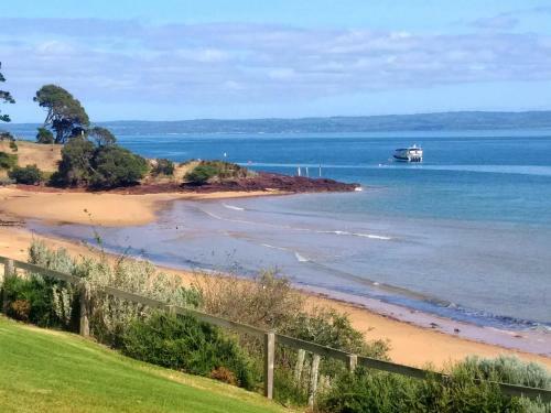 Aparthotel Phillip Island Surf And Circuit Accommodation