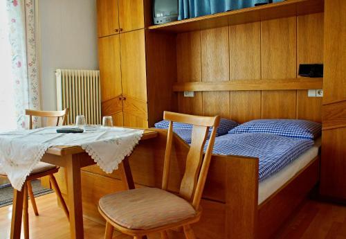 Hostal Pension Alpentraum