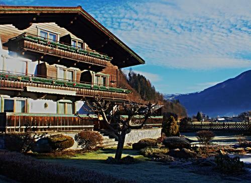 Hostal Pension Alpentraum
