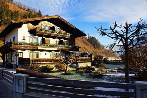 Hostal Pension Alpentraum