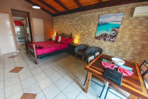 Yot Spot Apartments