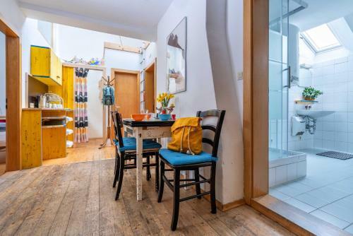 S14 - Rooms & Apartments
