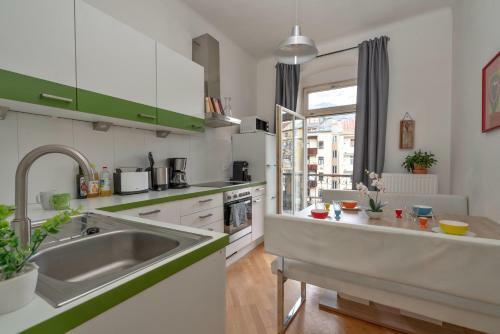 S14 - Rooms & Apartments