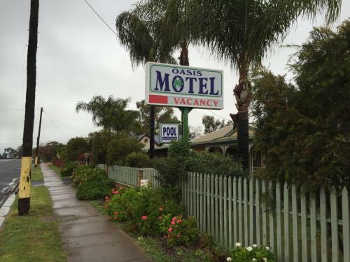 Oasis Motel