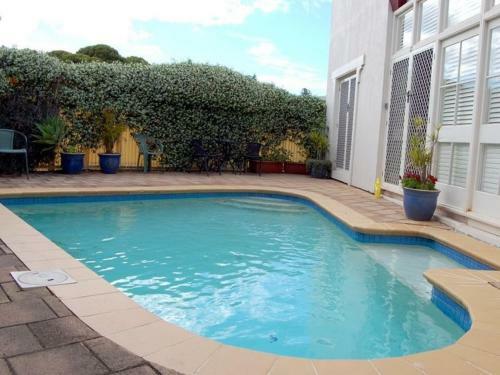 Smugglers Inn Apartments