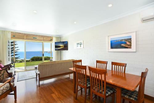 Dolphins Apartments
