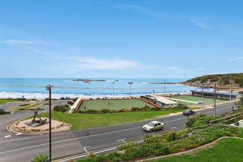 Dolphins Apartments