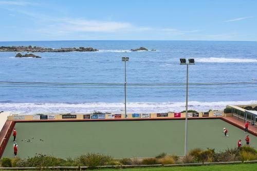 Dolphins Apartments