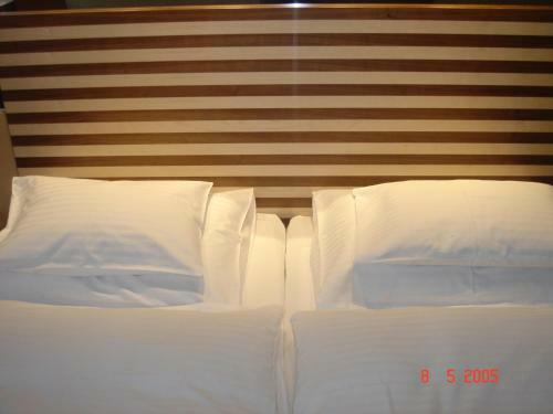 City Hotel