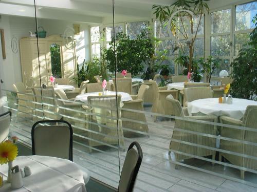 City Hotel