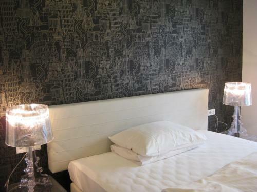 City Hotel