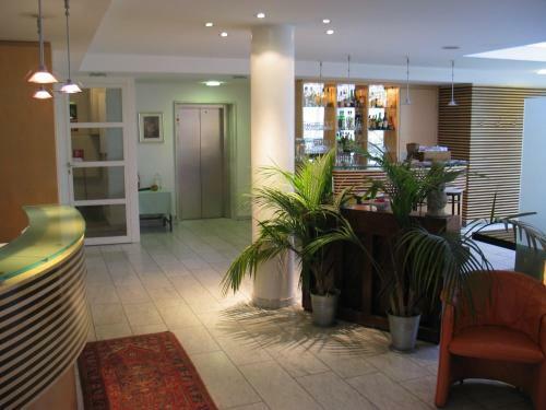 City Hotel