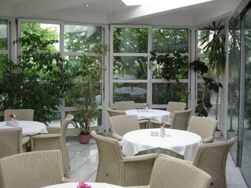 City Hotel