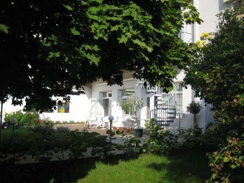 City Hotel