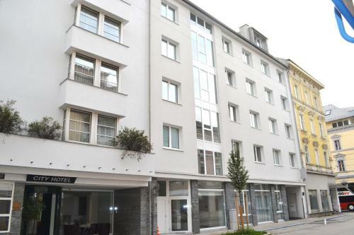 City Hotel
