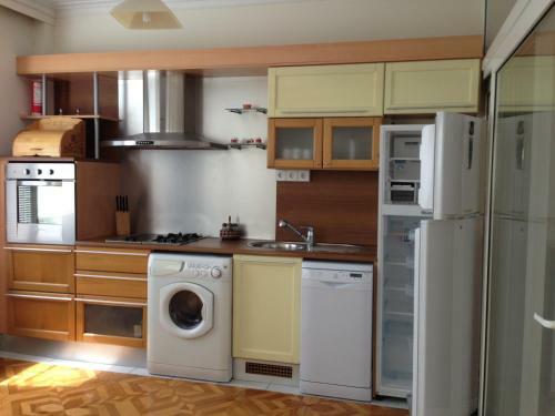 Flame Towers View Apartment