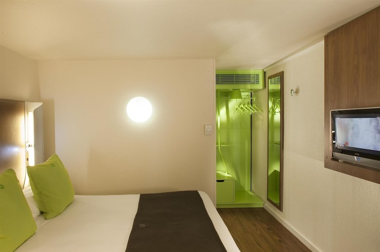 Hotel Campanile Epone