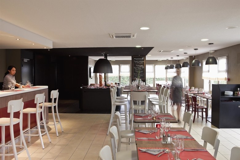 Hotel Campanile Epone