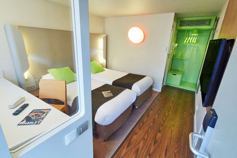 Hotel Campanile Epone