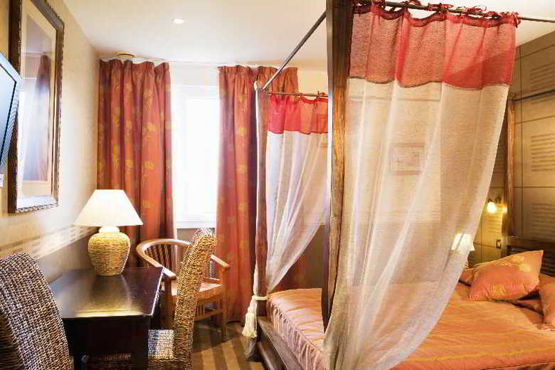 Inter-hotel La Cour Carr�e