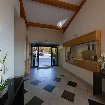 Hotel Eza Vista