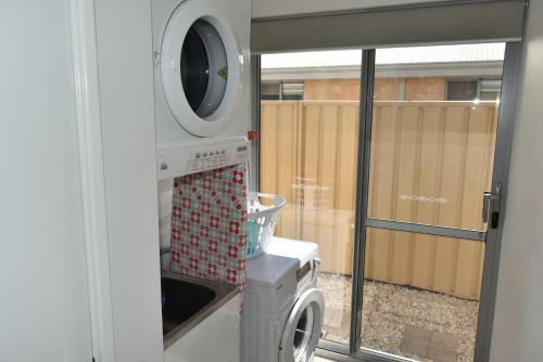 Beachwood House - Broadwater