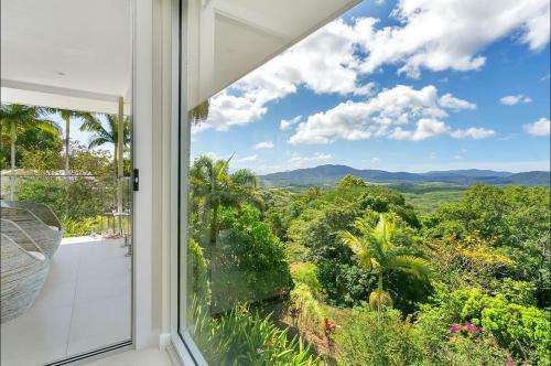 Hilltop Rainforest Retreat