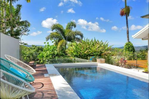 Hilltop Rainforest Retreat