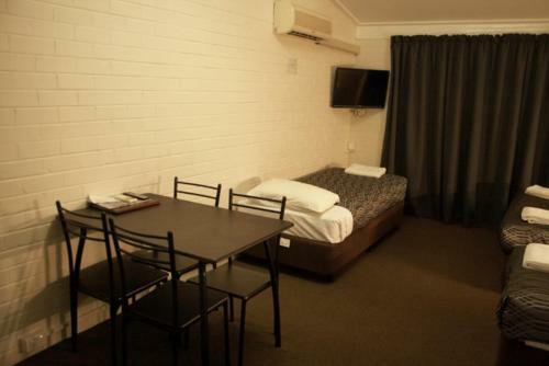The Plains Motor Inn