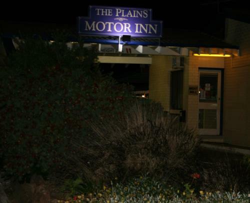 The Plains Motor Inn